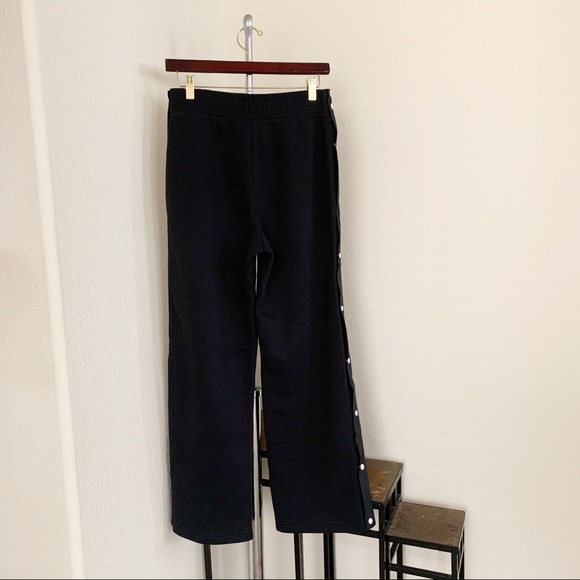 Nike Button Down Wide Leg Pants. - Picture 2 of 6